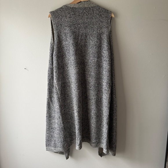 LIKE NEW Jodifl Long Knit Sweater Vest with Pockets - Oatmeal/Gray Heather - Picture 7 of 8
